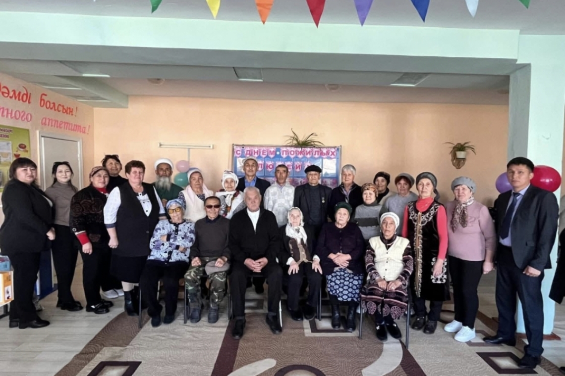 8 қазан күні «Лавровка орта мектебі» КММ-де  Қарттар күніне арналған мерекелік іс-шара өтті. Бұл  күн ауылдың, мектептің және тұтас елдің дамуына өз еңбегін, даналығын, жанын арнаған аға буын өкілдеріне құрмет, ризашылық пен алғыс білдіруге тамаша мүмкінд